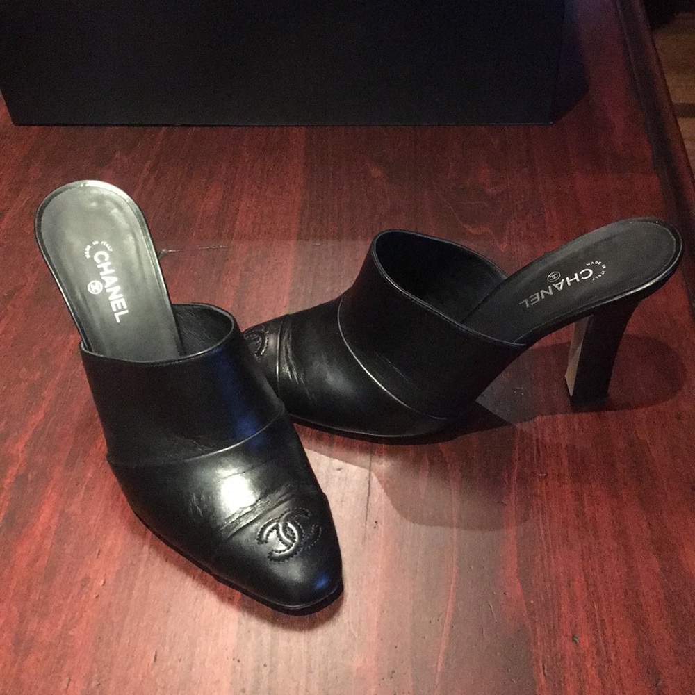 BLACK CHANEL LAMBSKIN MULES